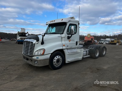 2016 Freightliner Cascadia 125 6x4 T/A Day Cab Truck Tractor