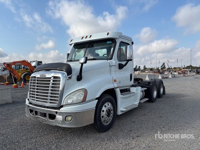 2016 Freightliner Cascadia 125 6x4 T/A Day Cab Truck Tractor