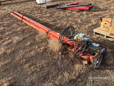 Quantity of (2) Westfield 6 in x 25 ft Vis sans fin à grain