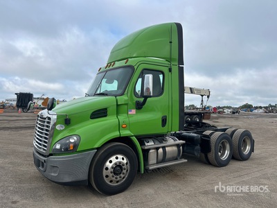 2018 Freightliner Cascadia 113 6x4 T/A Dagcabine Trekker