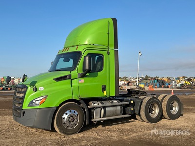 2019 Freightliner Cascadia 116 6x4 T/A Day Cab Truck Tractor
