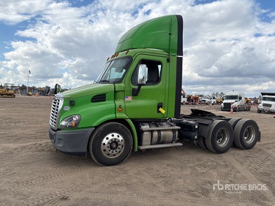 2019 Freightliner Cascadia 113 6x4 T/A Day Cab Truck Tractor