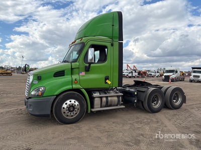 2019 Freightliner Cascadia 113 6x4 Ciągnik siodłowy T/A z kabiną dzienną