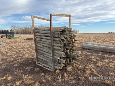 Approximately 150 pcs 6 ft X 4 in Fence Post Divers - Magasin, entrepôt, consommateur