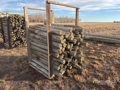 Approximately 100 pcs 6 ft X 4 in Fence Post Divers - Magasin, entrepôt, consommateur