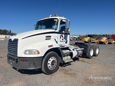 2012 Mack CXU613 6x4 تراكتور شاحنة نهارية (ثنائية المحور)