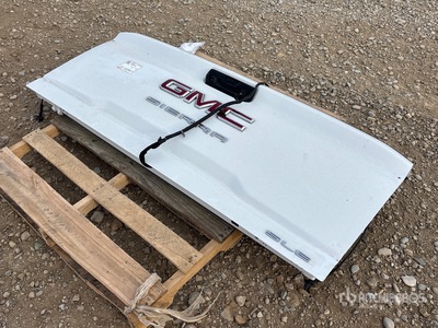 GMC Sierra SLE Tailgate, 62.5 in