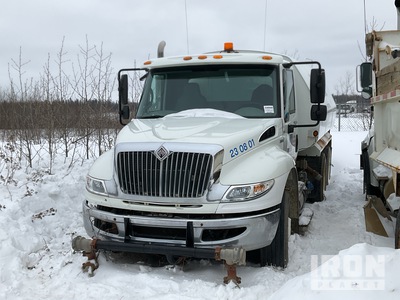 2008 International 4400 Dura Star 4000 gal 6x4 Water Truck