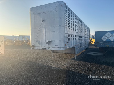 2002 Wilson PSDCL-306 T/A Livestock Trailer