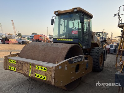 2017 XCMG SS223JE Walzenzug mit Glattmantelbandage