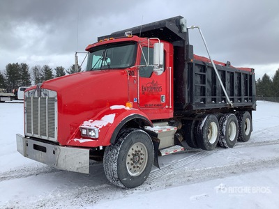 2002 Kenworth T800 8x4 Camion à benne basculante Tri/E