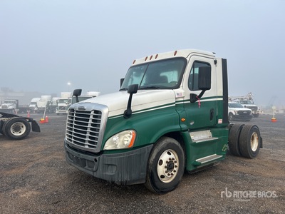 2016 Freightliner Cascadia 125 4x2 Ciągnik siodłowy z kabiną dzienną S/A