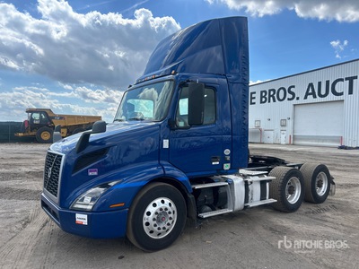 2021 Volvo VNR 6x4 Ciągnik siodłowy T/A z kabiną dzienną