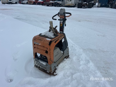 Mikasa Mvh-408 Reversible Vibratory Plate Compactor