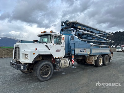 2007 Concord CCP-28XZ-120 on 1989 Mack RB688S 6x4 Ciężarówka z pompą do betonu