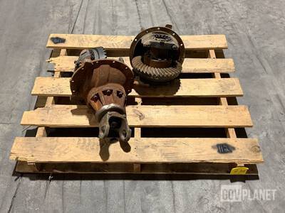 (2) Meritor Rear Differentials