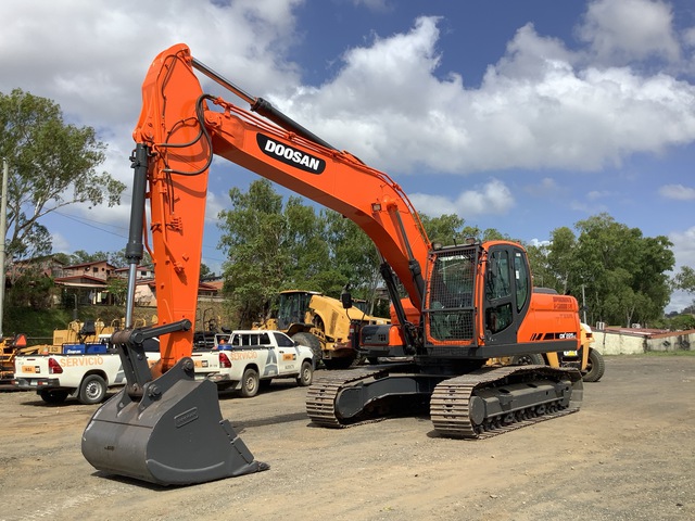 2016 Doosan DX225 LC Tracked Excavator