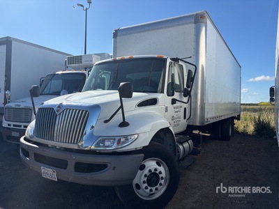2018 International 4300 4x2 Gesloten vrachtwagen