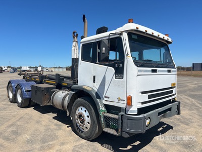 2002 International 6x4 Extended Cab Hooklift Truck