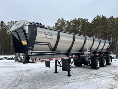 2026 Trout River 39 ft Tri/A Live Bottom Trailer