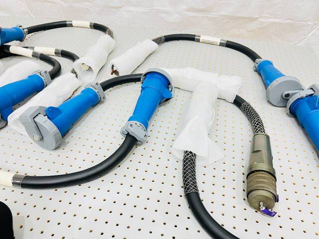 Quantity of (8) 60 AMP MIL TO F/M Hubble Adapters (Unused)