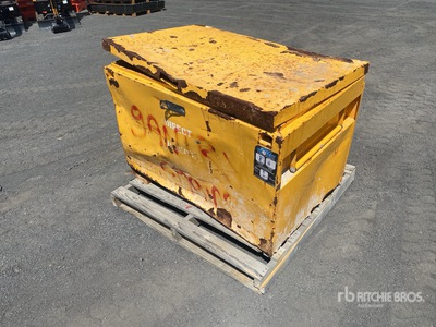 Quantity of Lifting Chains Divers