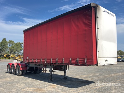 2007 CIMC Tri/A B-Double Lead Tautliner Trailer