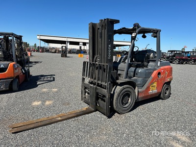 2017 Toyota 8FG45U 8500 lb Pneumatic Tire Pnuematic Tire Forklift