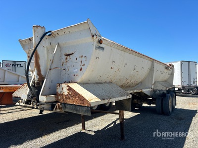 1985 Robin 28 ft T/A End Dump Trailer
