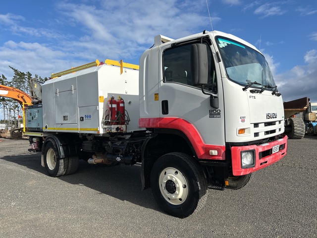 2013 Isuzu FTS800 4x4 Fuel & Lube Truck
