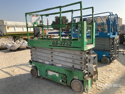 2014 Genie GS-3232 Electric Scissor Lift (Inoperable)