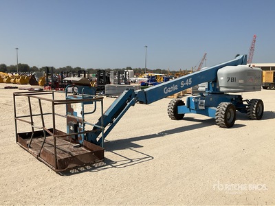 2013 Genie S45 4WD Diesel Nacelle Télescopique