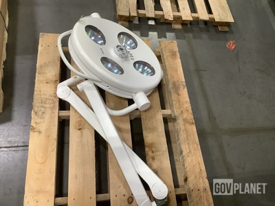 Burton Apex Surgical Light