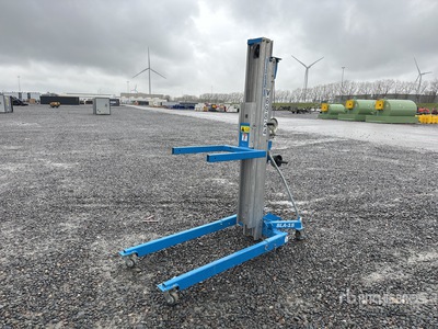 Genie SLA-15 Material Hoist