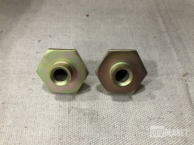 (174) Brighton Cromwell 136349 Machine Thread Plugs