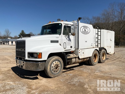 1990 Mack CH613 6x4 Fuel and Lube Truck