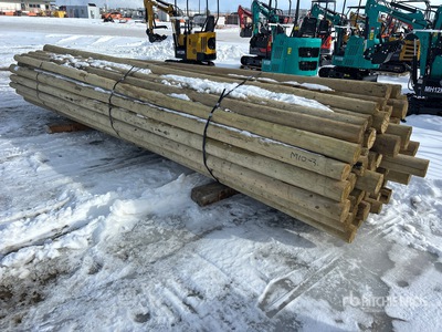 Quantity of 16 ft Fence Rail