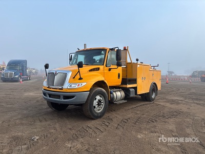 2016 International 4300 4x2 Utility Truck
