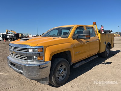 2018 Chevrolet Silverado 2500 HD 4x4 Crew Cab Utility Truck