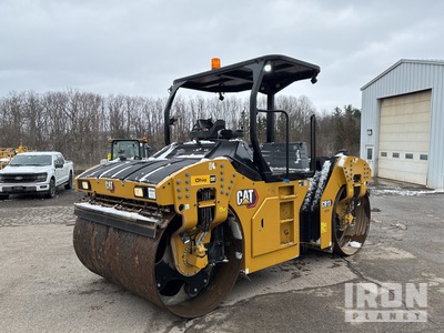 2023 Cat CB13 Rullo vibrante tandem