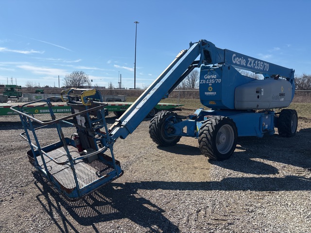 2017 Genie ZX-135/70 4WD Diesel Articulating Boom Lift 2017 Genie ZX-135/70 4WD Diesel Articulating Boom Lift