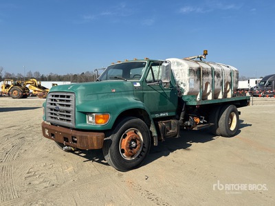 1998 Ford F800 4x2 شاحنة مياه