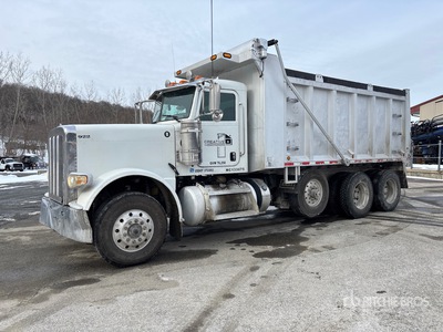 2015 Peterbilt 389 8x4 Tri/A Dump Truck