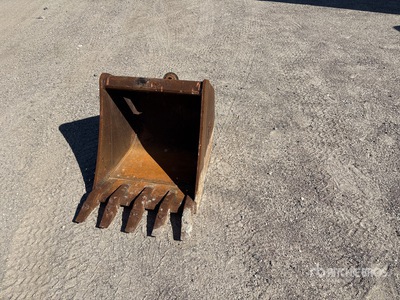 23 in Digging Excavator Bucket