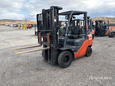 2017 Toyota 4850 lb Pneumatic Tire Heftruck