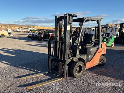 2013 Toyota 8FG025 4500 lb Pneumatic Tire フォークリフト