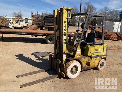 Mitsubishi FG15 2600 lb Pneumatic Tire رافعة شوكية