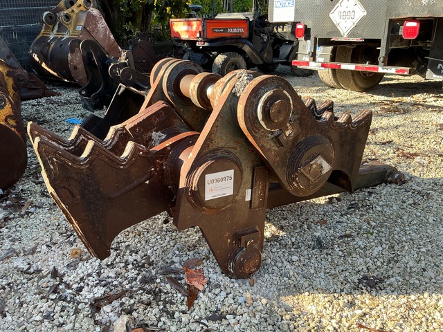 Pemberton MDG200 24 in Concrete Pulverizer - Fits John Deere 200LC