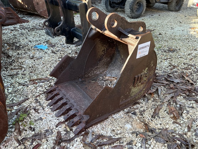 Cat 24 in Backhoe Rear Bucket
