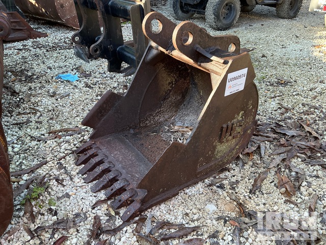 Backpush Bucket Rear Cat 24 in Backhoe Rear Bucket in Miami, Florida, United States ...